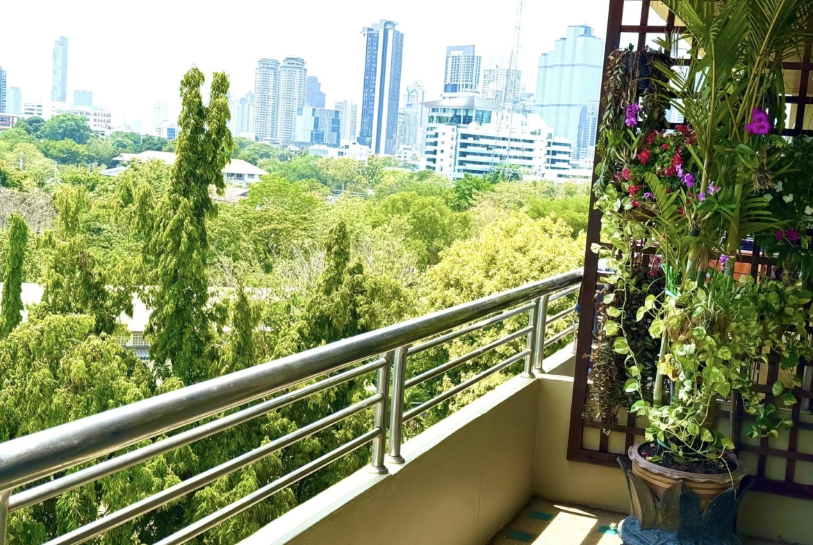 2-Bed 2-Bath 118.2 sqm Condo for Rent 60K THB at Supreme Ville, Near Chong Nonsi BTS