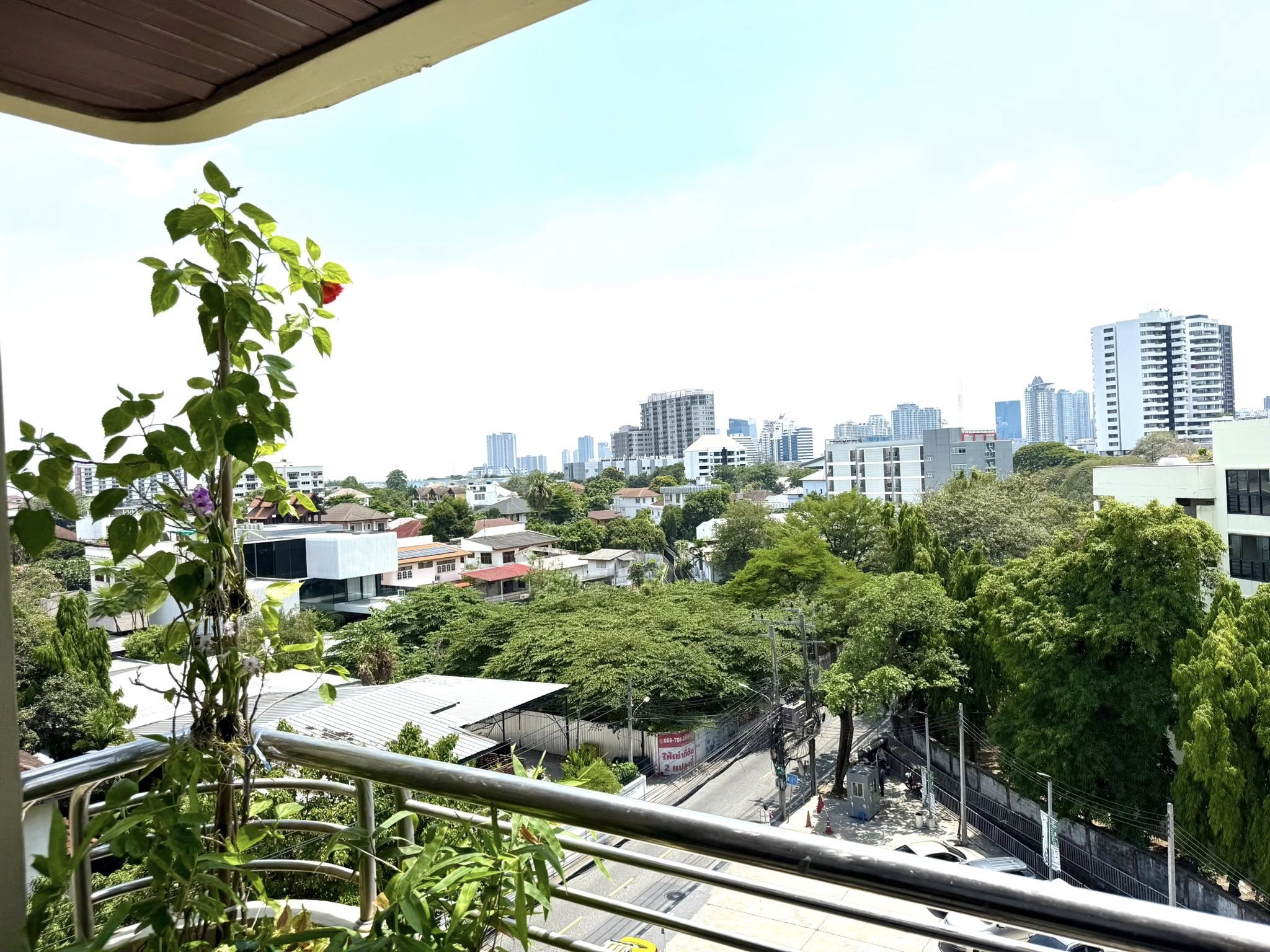 2-Bed 2-Bath 118.2 sqm Condo for Rent 60K THB at Supreme Ville, Near Chong Nonsi BTS