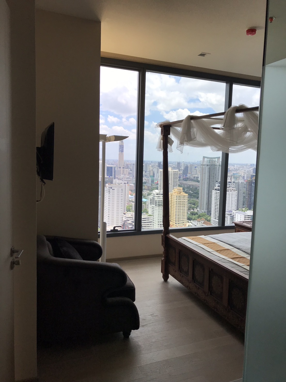 2-Bed 2-Bath 75sqm Condo for Rent at The Esse Asoke Near BTS Asoke – 72,000 THB/Month