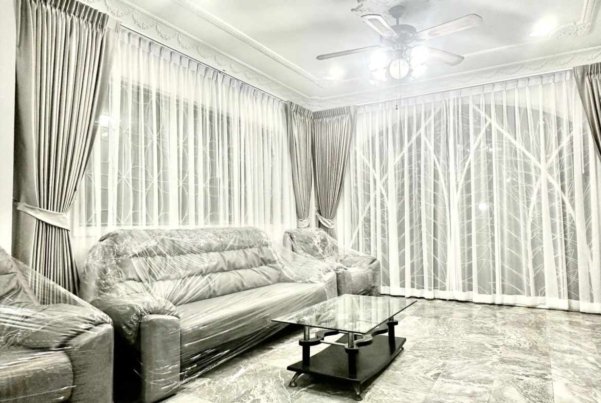 7-Bed 5-Bath 900 sqm House for Rent 90K THB at Borommaratchachonnani, Near BTS Bang Wa