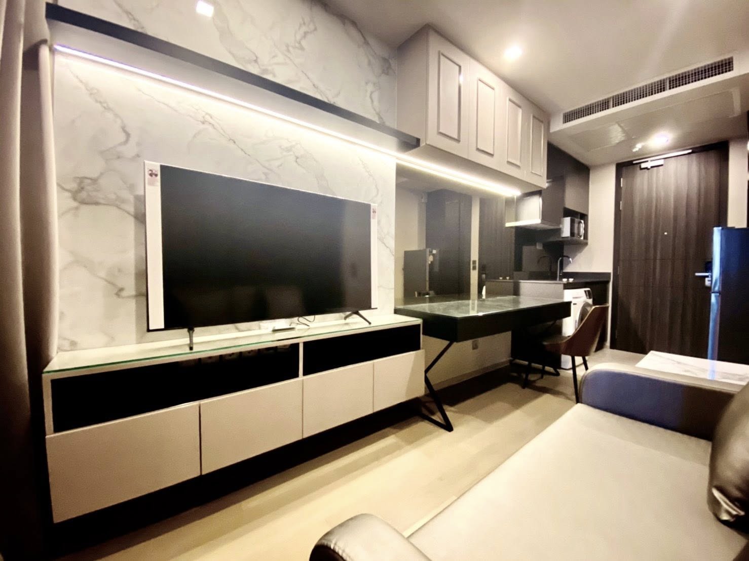 1-Bed, 1-Bath, 35 sqm, Ashton Asoke Condo, for Rent, 35K THB, Next to Sukhumvit MRT