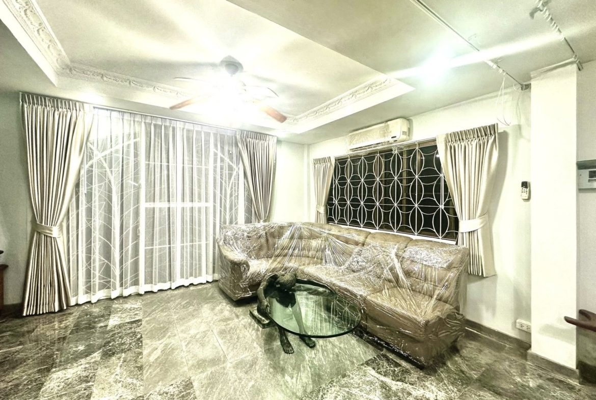 7-Bed 5-Bath 900 sqm House for Rent 90K THB at Borommaratchachonnani, Near BTS Bang Wa