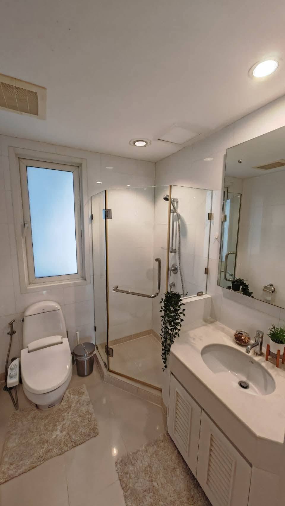 2-Bed 2-Bath 98 sqm Condo for Rent 65K THB at BAAN SIRI 24 near BTS Phrom Phong