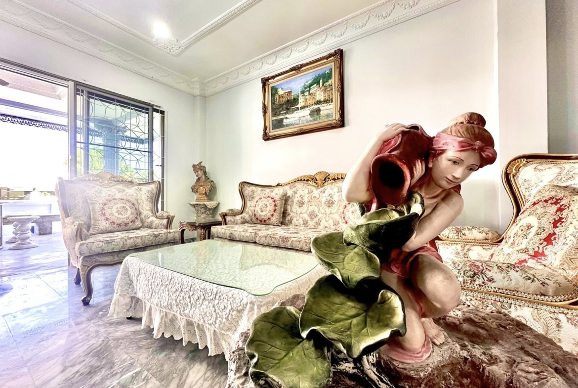 7-Bed 5-Bath 900 sqm House for Rent 90K THB at Borommaratchachonnani, Near BTS Bang Wa