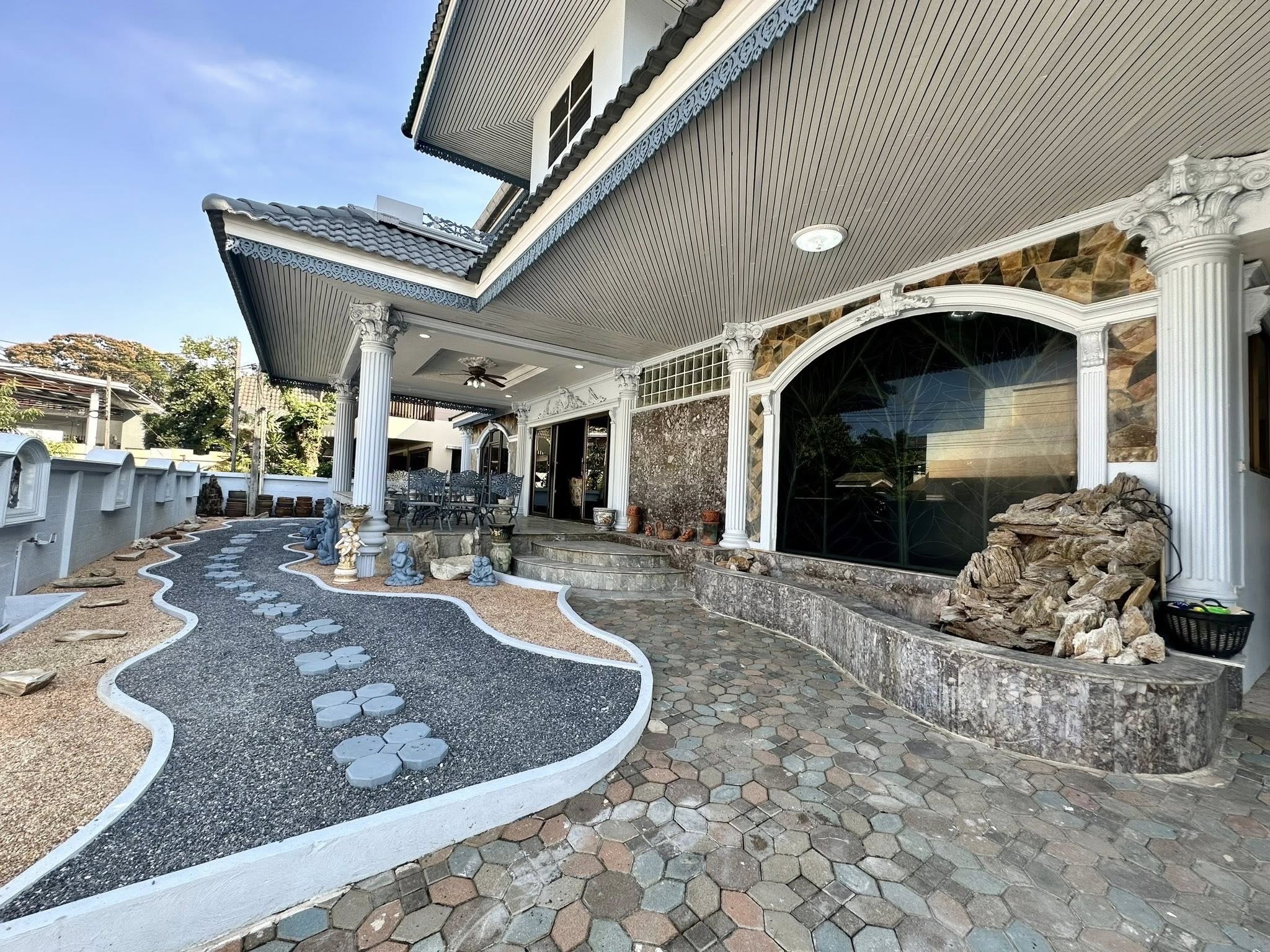 7-Bed 5-Bath 900 sqm House for Rent 90K THB at Borommaratchachonnani, Near BTS Bang Wa