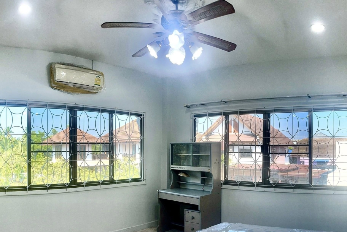 7-Bed 5-Bath 900 sqm House for Rent 90K THB at Borommaratchachonnani, Near BTS Bang Wa