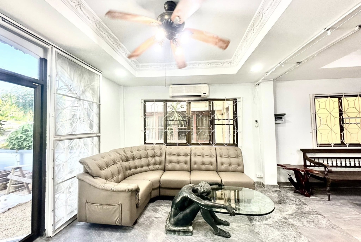 7-Bed 5-Bath 900 sqm House for Rent 90K THB at Borommaratchachonnani, Near BTS Bang Wa