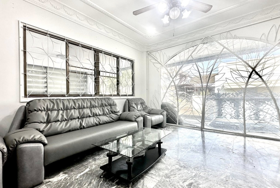7-Bed 5-Bath 900 sqm House for Rent 90K THB at Borommaratchachonnani, Near BTS Bang Wa
