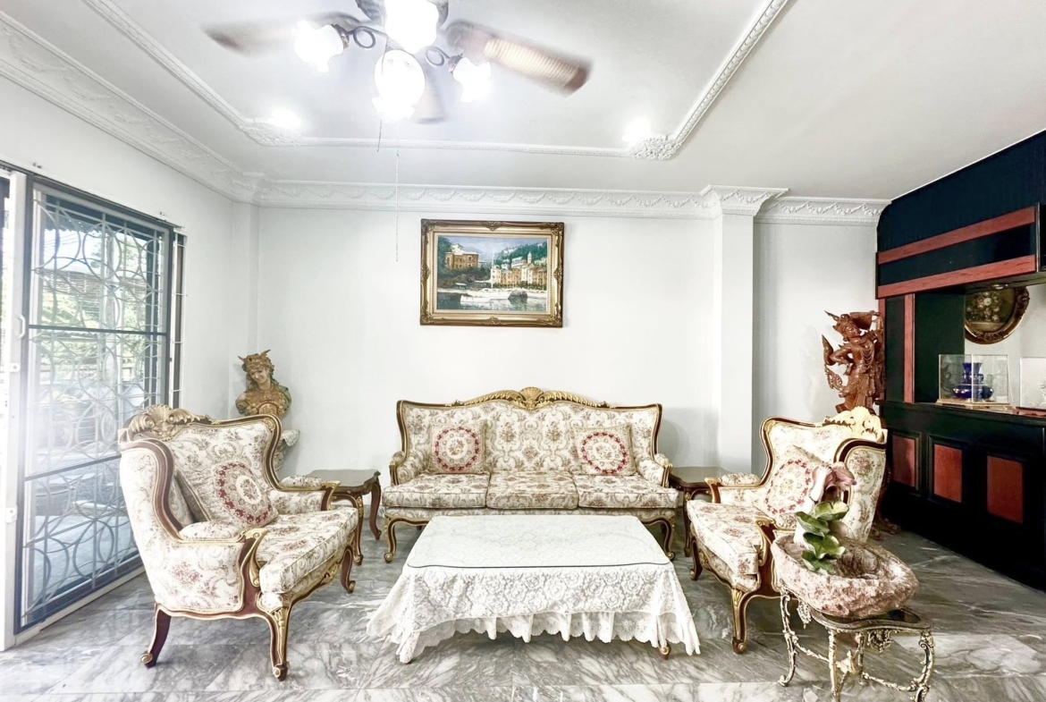7-Bed 5-Bath 900 sqm House for Rent 90K THB at Borommaratchachonnani, Near BTS Bang Wa