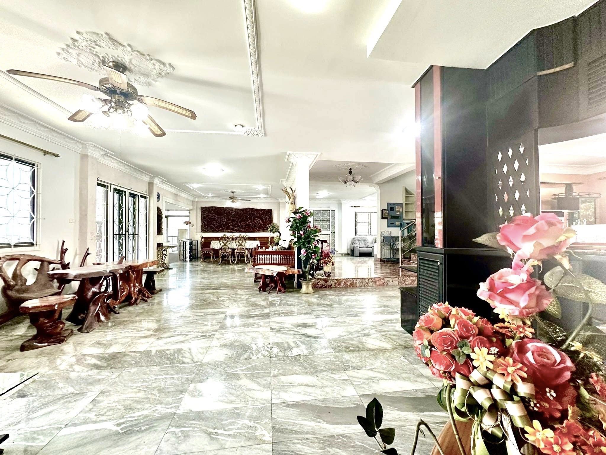 7-Bed 5-Bath 900 sqm House for Rent 90K THB at Borommaratchachonnani, Near BTS Bang Wa