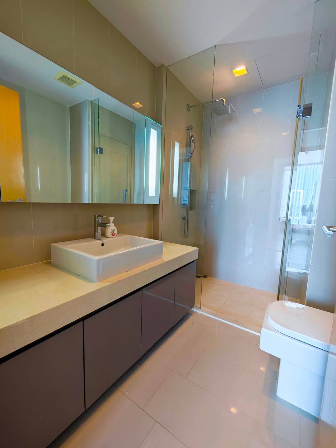 2-Bed 2-Bath 84sqm Condo at Hyde Sukhumvit 13 Near BTS Nana/Asoke – Rent 60K THB / Sale 17.5M THB