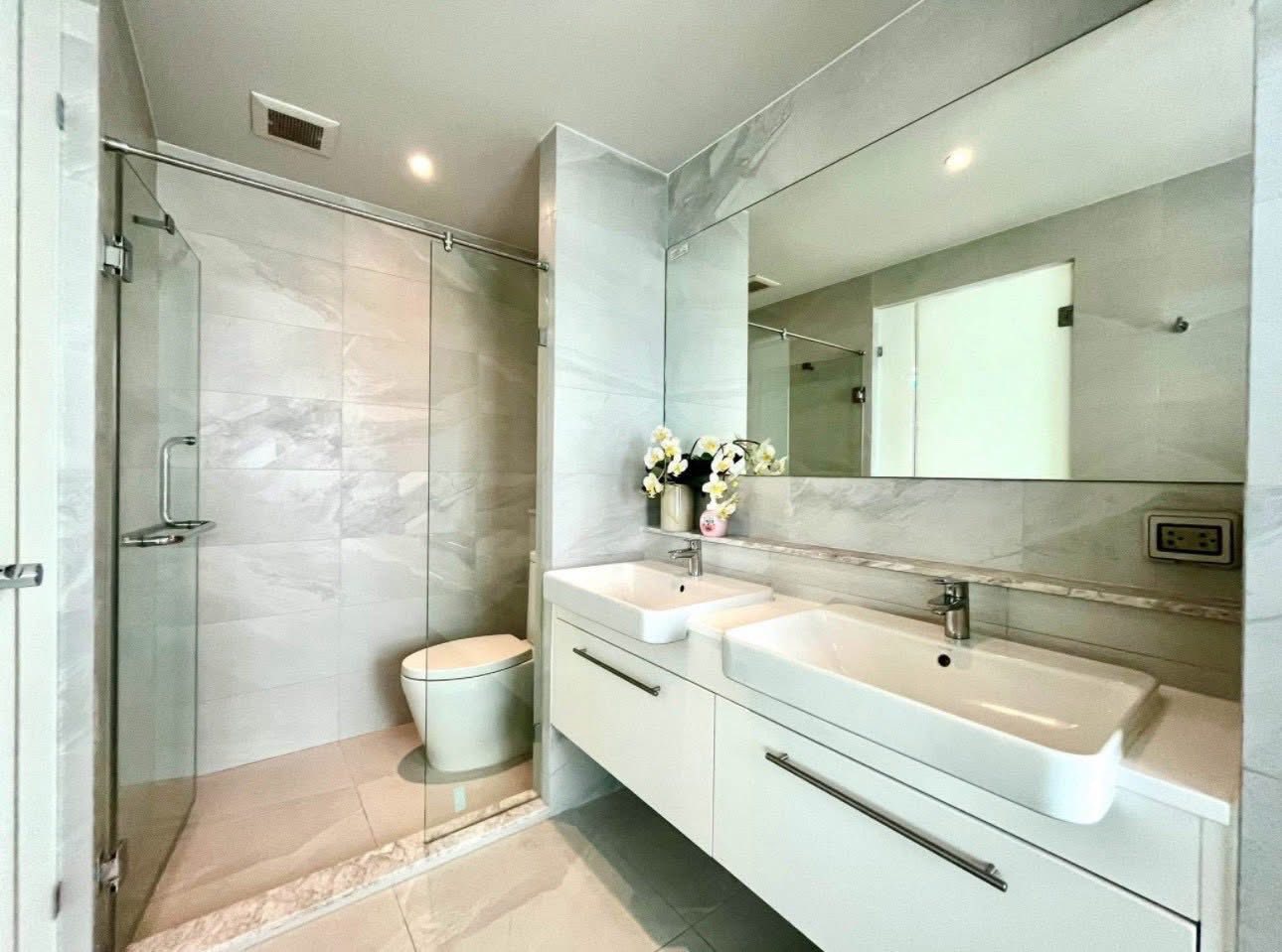 2-Bed 2-Bath 80 sqm Rhythm Ekkamai Condo near Ekkamai BTS for Rent 80K THB