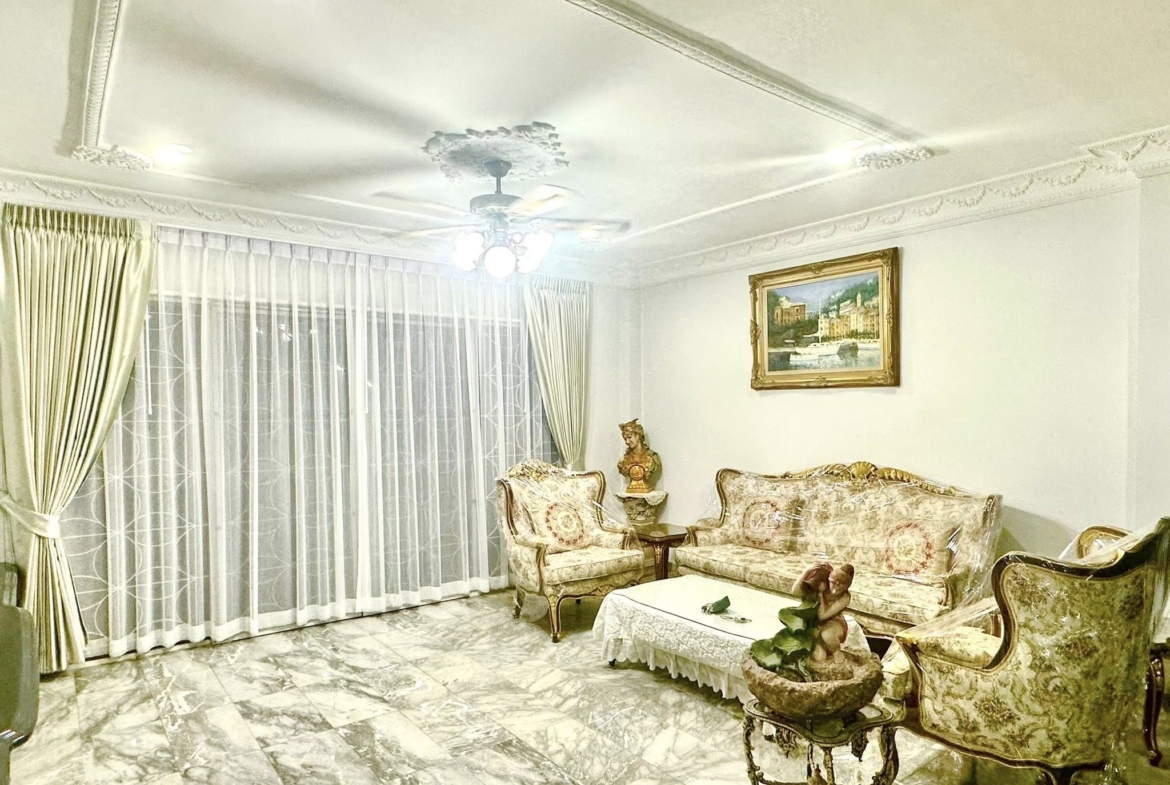 7-Bed 5-Bath 900 sqm House for Rent 90K THB at Borommaratchachonnani, Near BTS Bang Wa