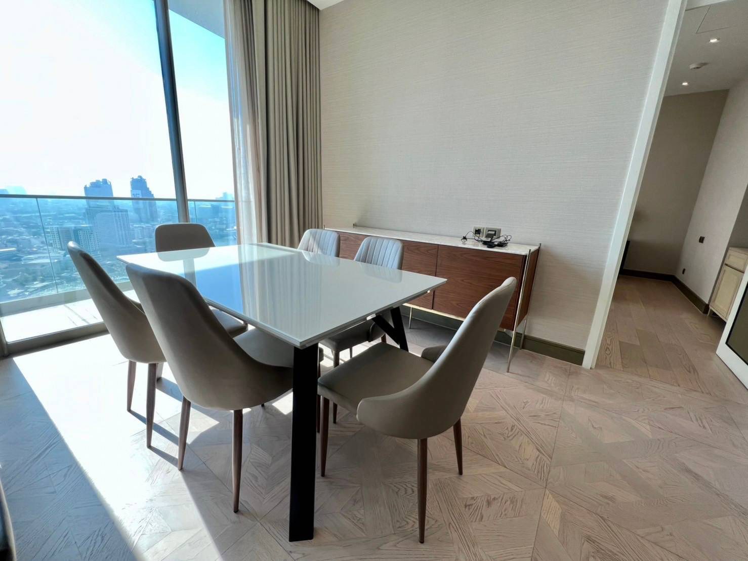2BR 2BA 151.7sqm Condo for Rent at The Residences at Mandarin near BTS Krung Thon Buri – 250,000 THB/month