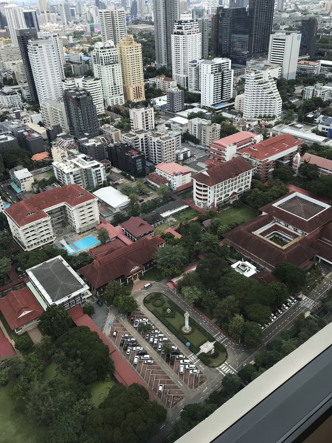 2-Bed 2-Bath 75sqm Condo for Rent at The Esse Asoke Near BTS Asoke – 72,000 THB/Month