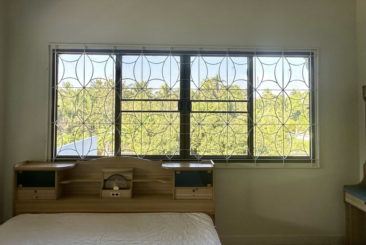 7-Bed 5-Bath 900 sqm House for Rent 90K THB at Borommaratchachonnani, Near BTS Bang Wa