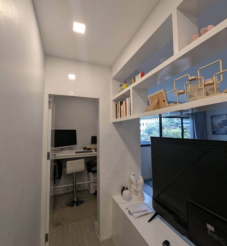 2-Bed 2-Bath 98 sqm Condo at Somkid Place Near BTS Chidlom for Rent 40,000 THB