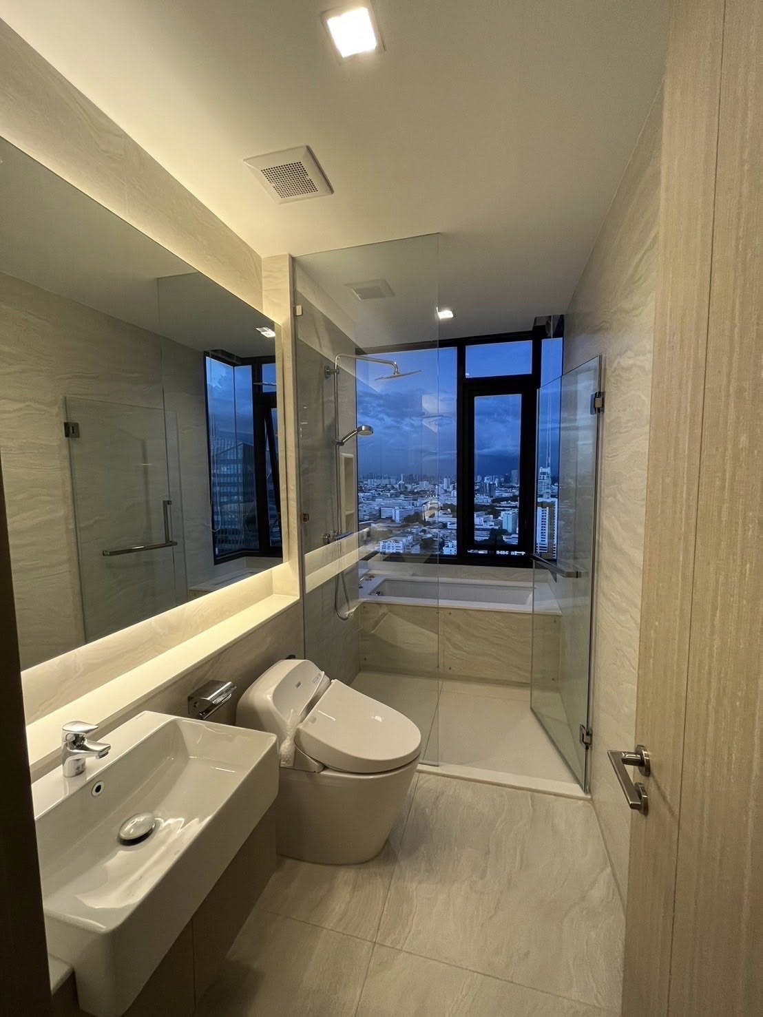 2-Bed 2-Bath 69sqm Condo for Rent at The Address Siam-Ratchathewi Near BTS Ratchathewi – 79,000 THB/Month