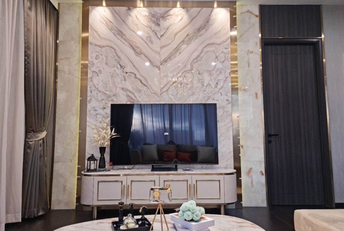 3BR, 3BTH Condo, 145 SQ.M, 200,000 THB/Month, LAVIQ Sukhumvit 57, Near BTS Thong Lo, For Rent