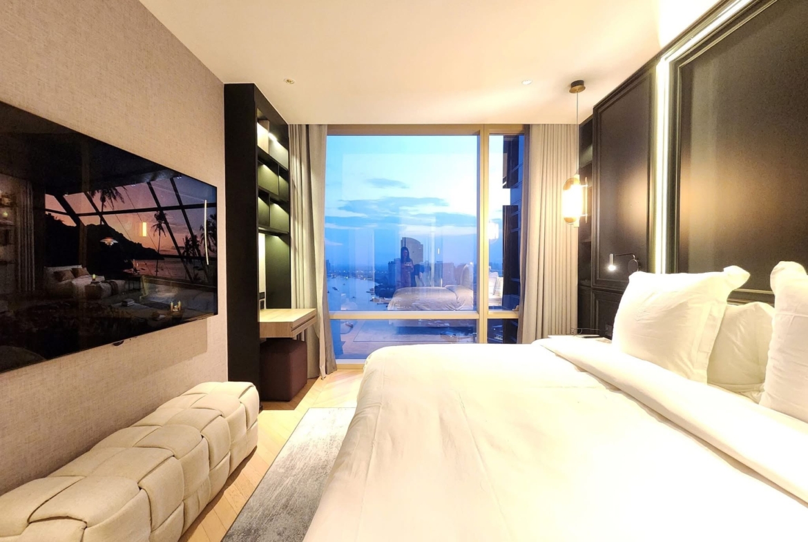 2-Bed 3-Bath 117 sqm Four Seasons Condo Near BTS Saphan Taksin for Sale 49.5M THB