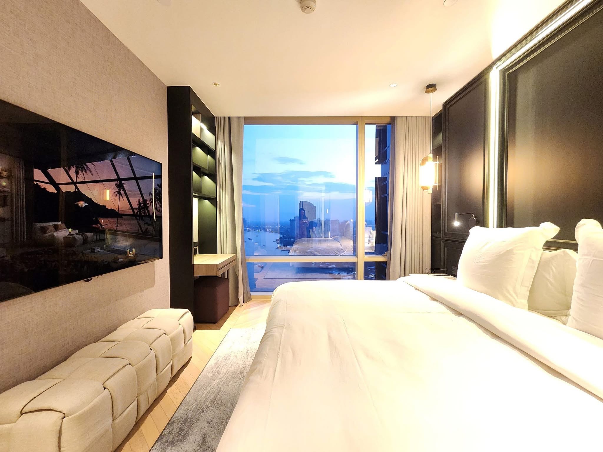 2-Bed 3-Bath 117 sqm Four Seasons Condo Near BTS Saphan Taksin for Sale 49.5M THB