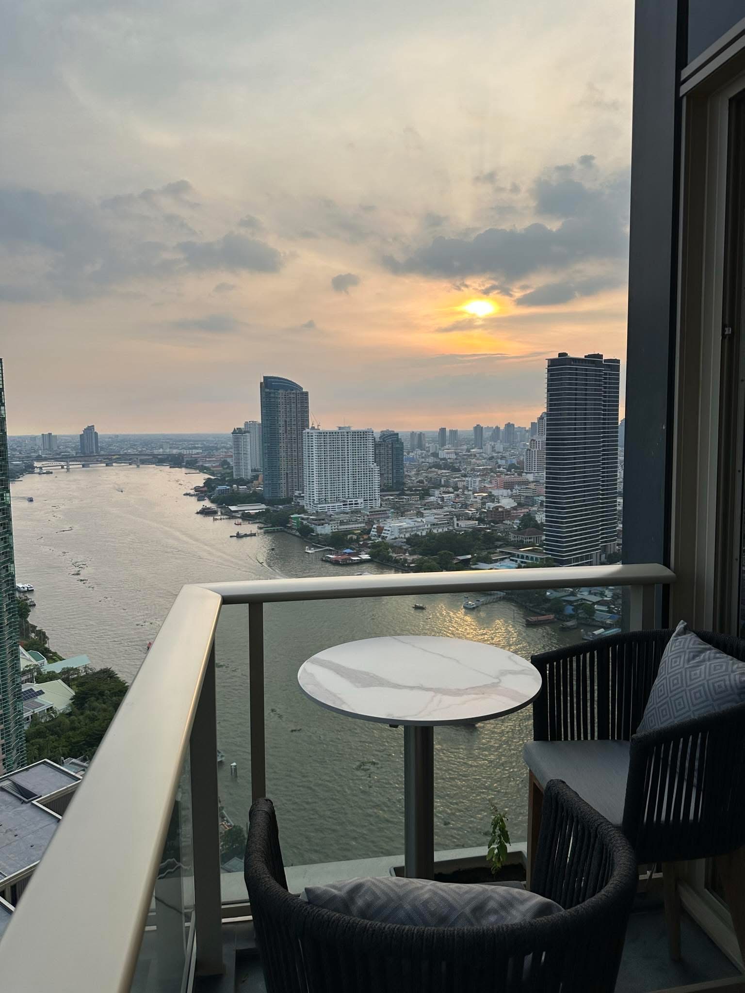 2-Bed 3-Bath 117 sqm Four Seasons Condo Near BTS Saphan Taksin for Sale 49.5M THB