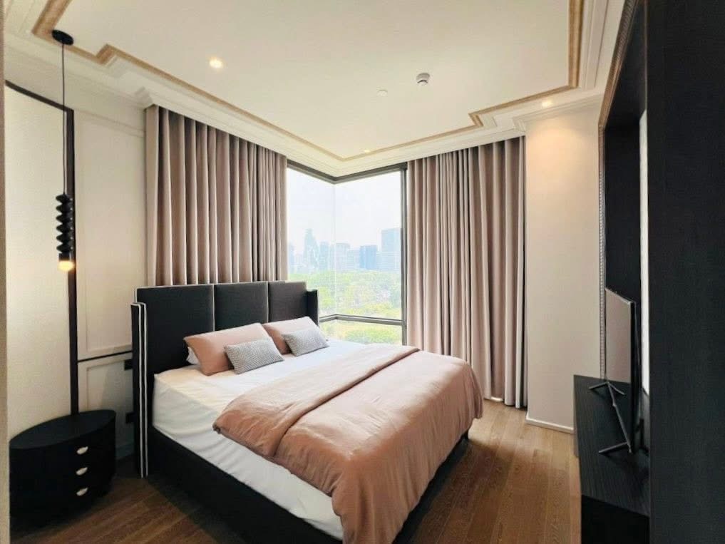 3-Bed 4-Bath 152 sqm Muniq Langsuan Condo Near BTS Chit Lom for Rent 220K THB or Sale 55M THB