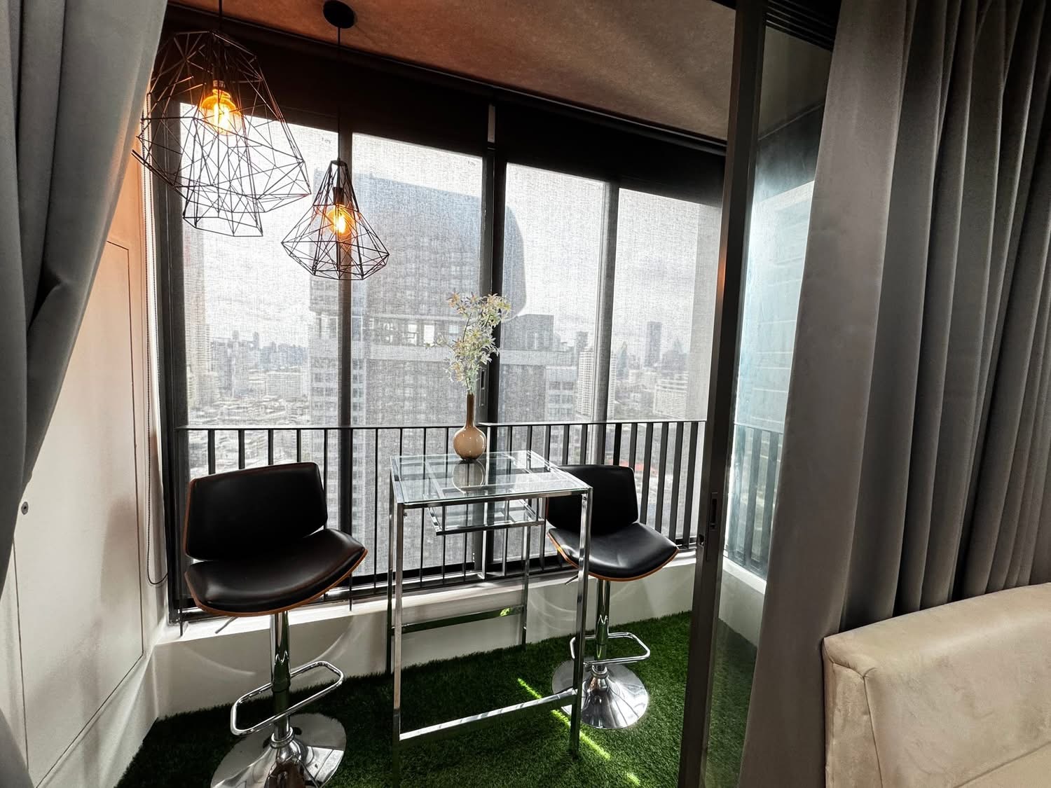 2-Bed 1-Bath 50.5 sqm Condo for Rent at Ideo Q Ratchathewi Near BTS Ratchathewi – 32,000 THB/Month