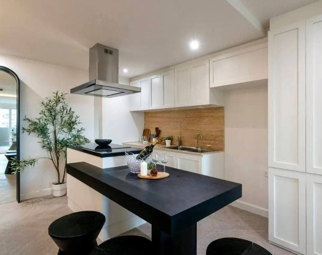 3-Bed 3-Bath Condo 117 sqm at LE NICE EKKAMAI Near BTS Ekkamai for Sale 13.9M THB
