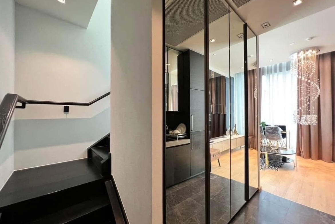 1-Bed 1-Bath Duplex Condo 51 sqm at 28 Chidlom near BTS Chidlom for Rent 55K THB