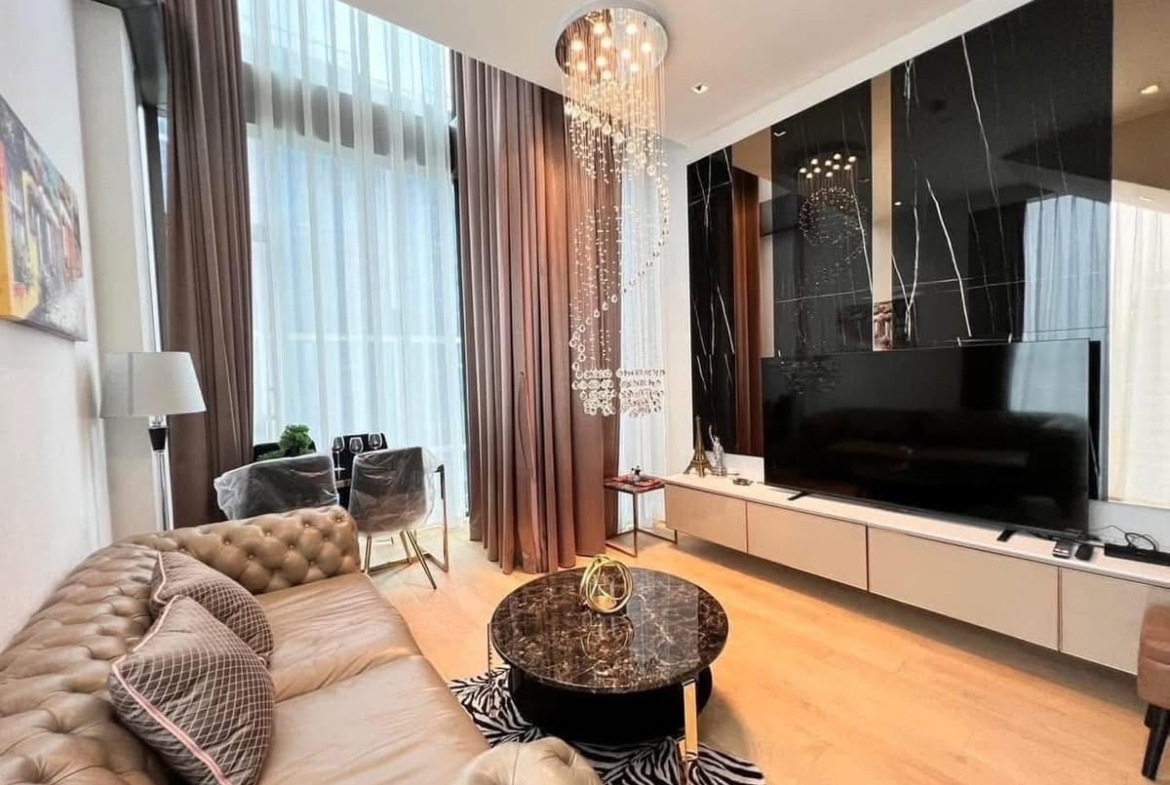 1-Bed 1-Bath Duplex Condo 51 sqm at 28 Chidlom near BTS Chidlom for Rent 55K THB