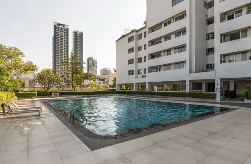 3-Bed 2-Bath 133 sqm Condo at D.S. Tower 2 near BTS Phrom Phong for Rent 58K THB