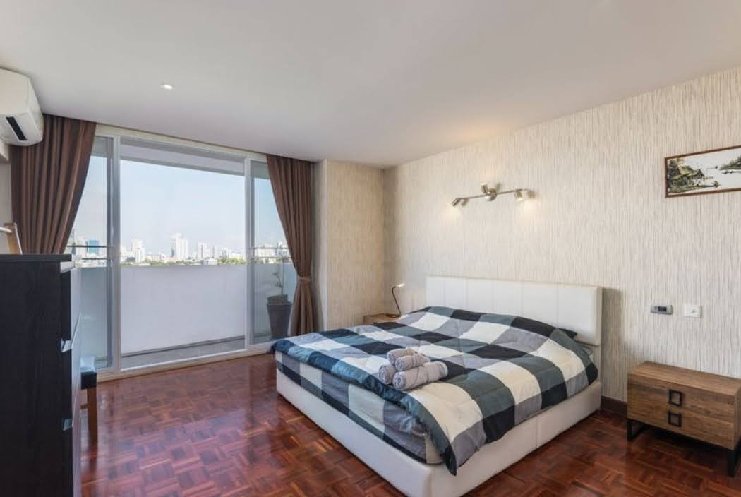 3-Bed 2-Bath 133 sqm Condo at D.S. Tower 2 near BTS Phrom Phong for Rent 58K THB