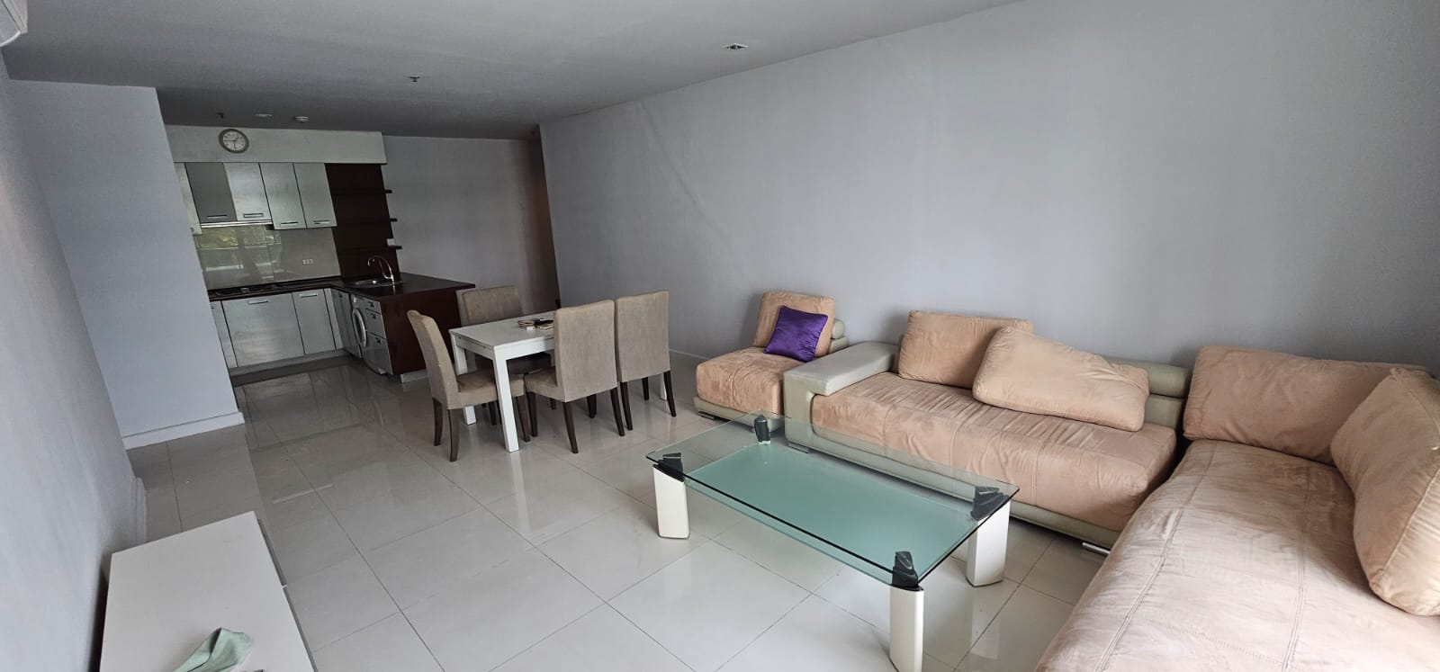 1-Bed 1-Bath 59 sqm Sukhumvit City Resort Condo near BTS Nana for Rent 29K THB