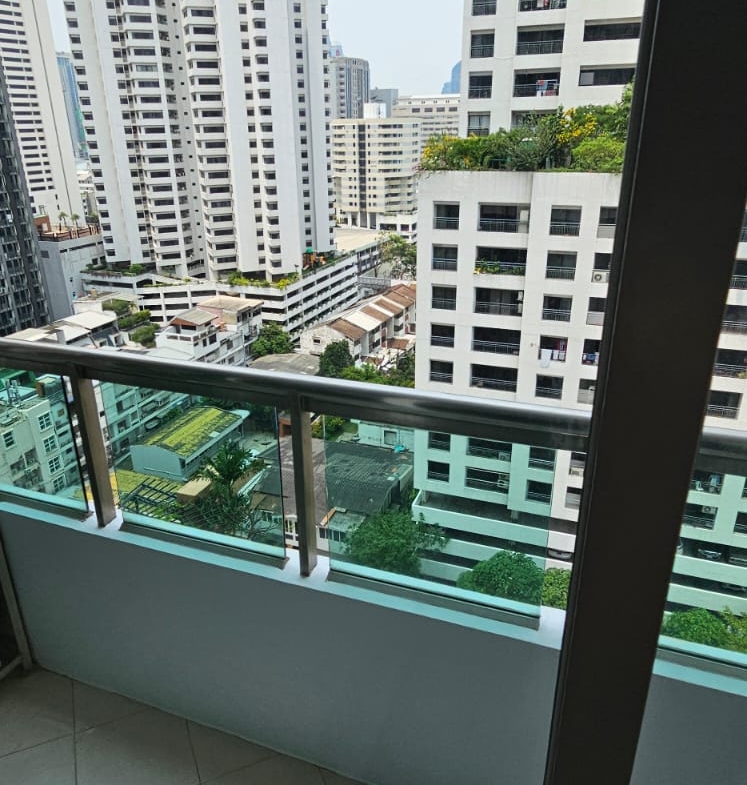 1-Bed 1-Bath 59 sqm Sukhumvit City Resort Condo near BTS Nana for Rent 29K THB