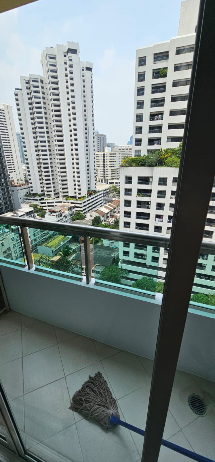 1-Bed 1-Bath 59 sqm Sukhumvit City Resort Condo near BTS Nana for Rent 29K THB