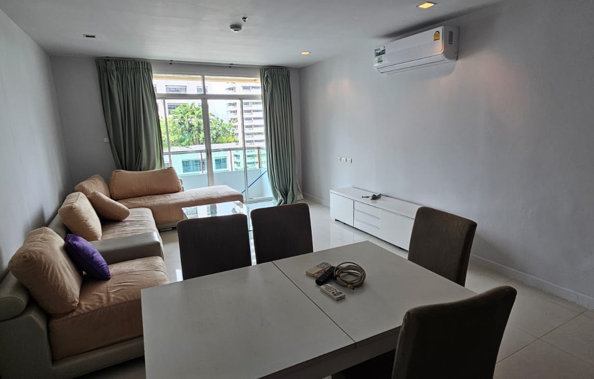 1-Bed 1-Bath 59 sqm Sukhumvit City Resort Condo near BTS Nana for Rent 29K THB
