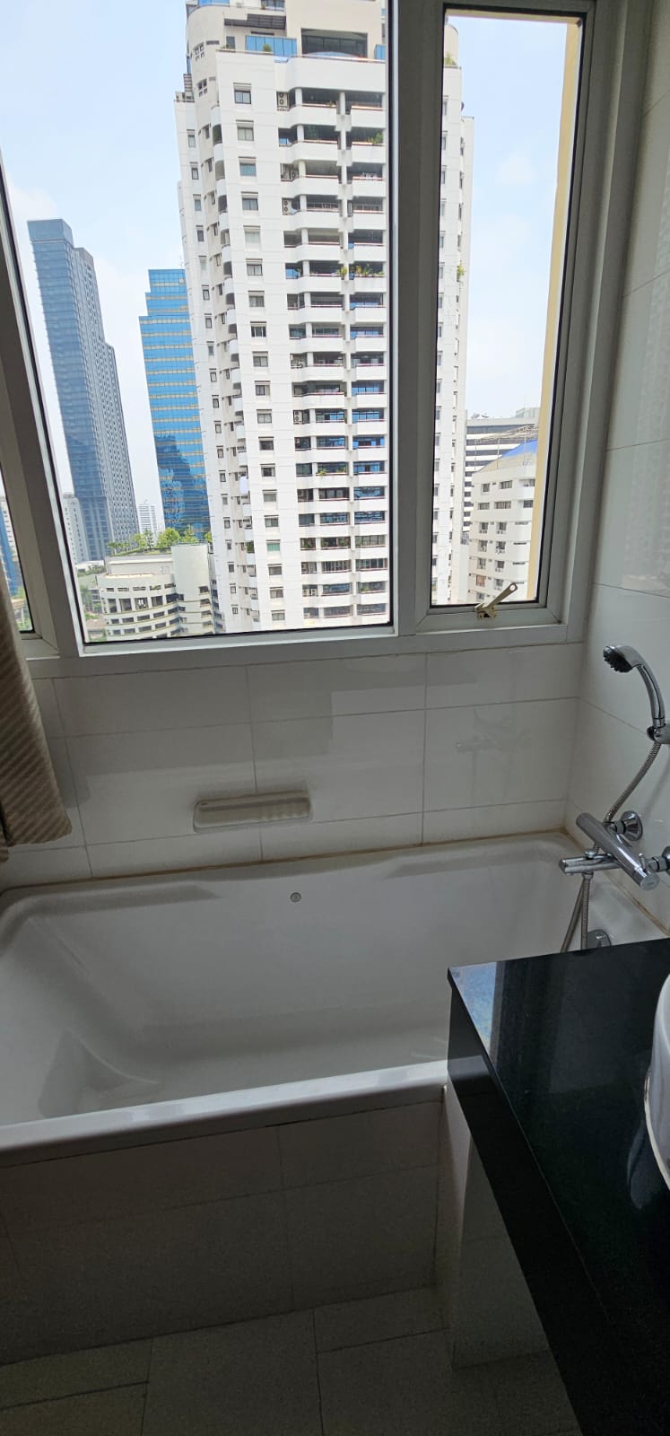 1-Bed 1-Bath 59 sqm Sukhumvit City Resort Condo near BTS Nana for Rent 29K THB