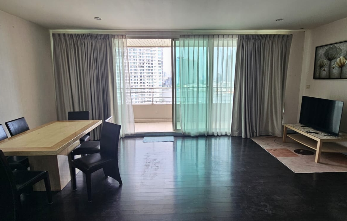 3-Bed 3-Bath 145 sqm Condo for Rent at Watermark near Krung Thonburi BTS - 55,000 THB/month
