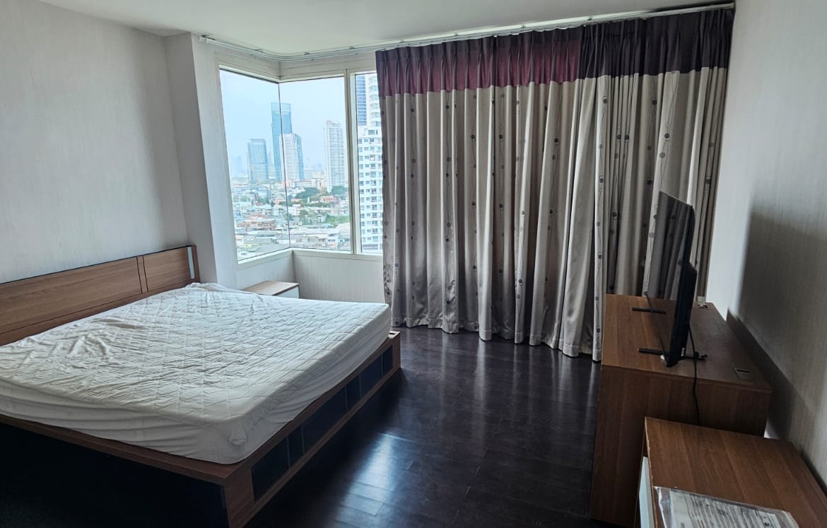 3-Bed 3-Bath 145 sqm Condo for Rent at Watermark near Krung Thonburi BTS - 55,000 THB/month