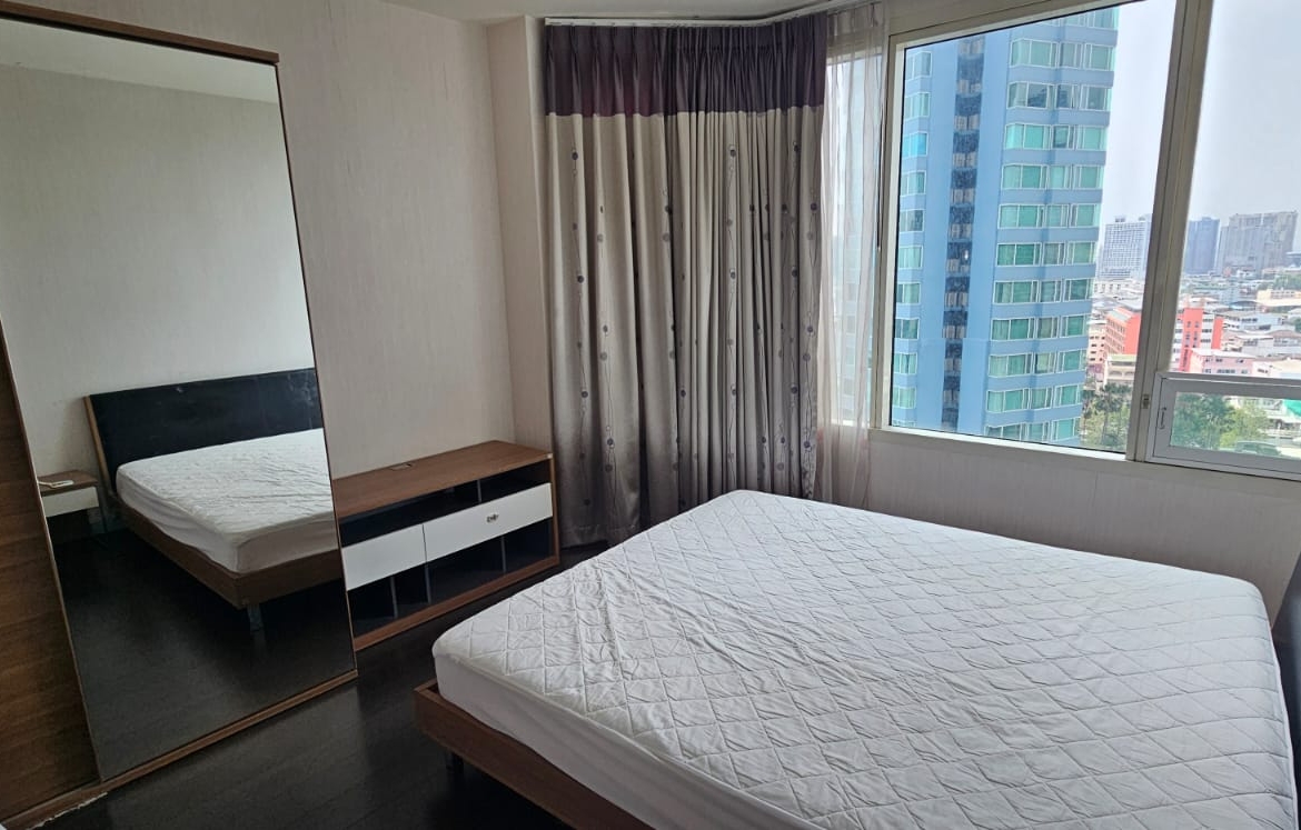 3-Bed 3-Bath 145 sqm Condo for Rent at Watermark near Krung Thonburi BTS - 55,000 THB/month