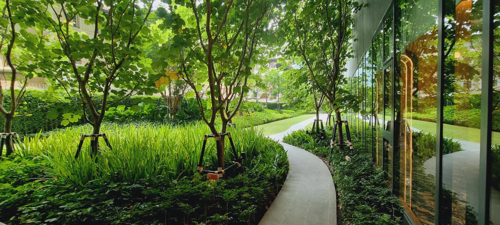 2-Bed 1-Bath 49sqm Condo at Life Rama 4 – Asoke Near Asoke BTS/MRT for Rent 45,000 THB