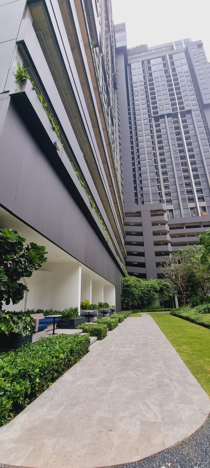 2-Bed 1-Bath 49sqm Condo at Life Rama 4 – Asoke Near Asoke BTS/MRT for Rent 45,000 THB