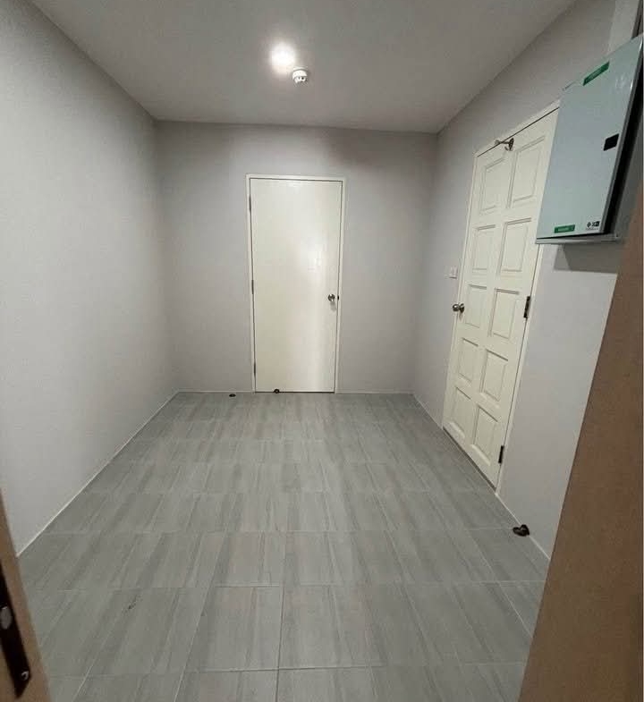 3-Bed 4-Bath 239 sqm Liberty Park 1 Condo Near Asoke BTS for Rent 75,000 THB