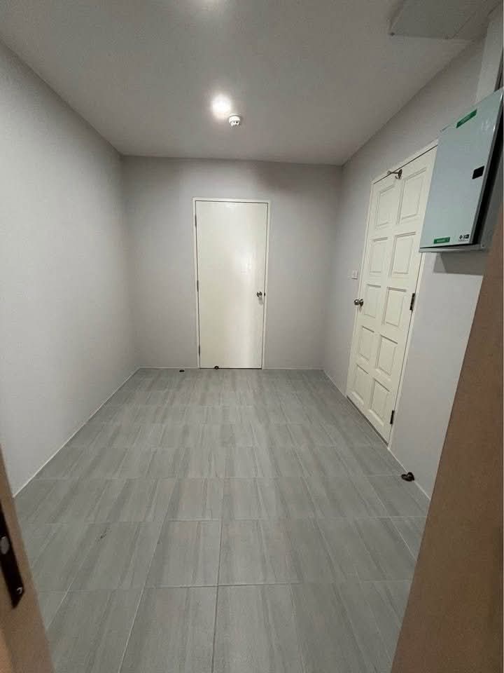 3-Bed 4-Bath 239 sqm Liberty Park 1 Condo Near Asoke BTS for Rent 75,000 THB