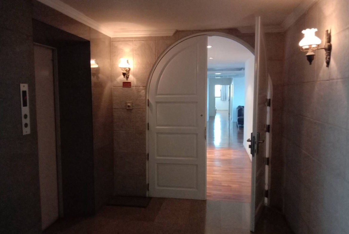 4BR, 3BTH, 380 SQM, 120,000 THB/month, Lakeview Residences, Sukhumvit 12, near BTS Asoke, Condo for Rent