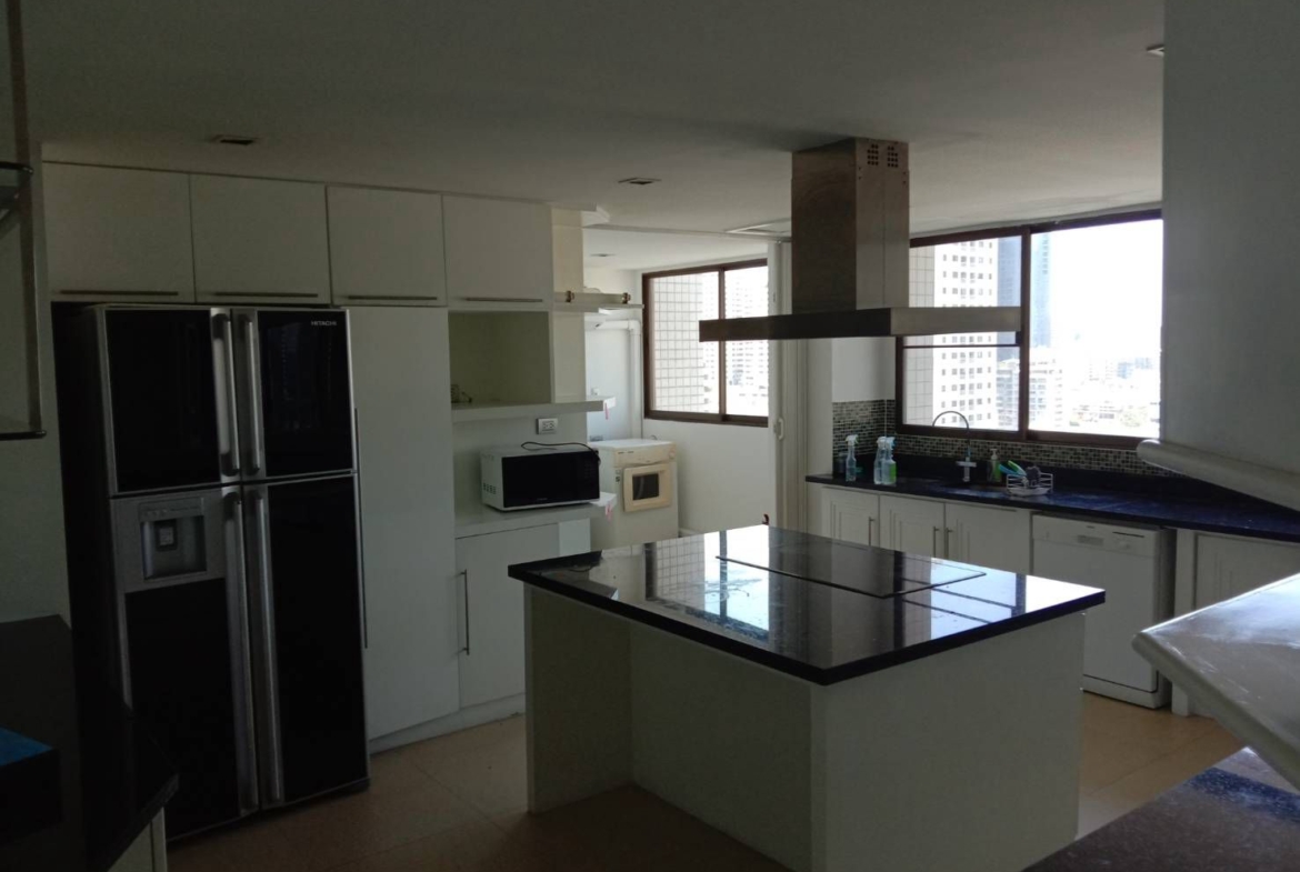 4BR, 3BTH, 380 SQM, 120,000 THB/month, Lakeview Residences, Sukhumvit 12, near BTS Asoke, Condo for Rent