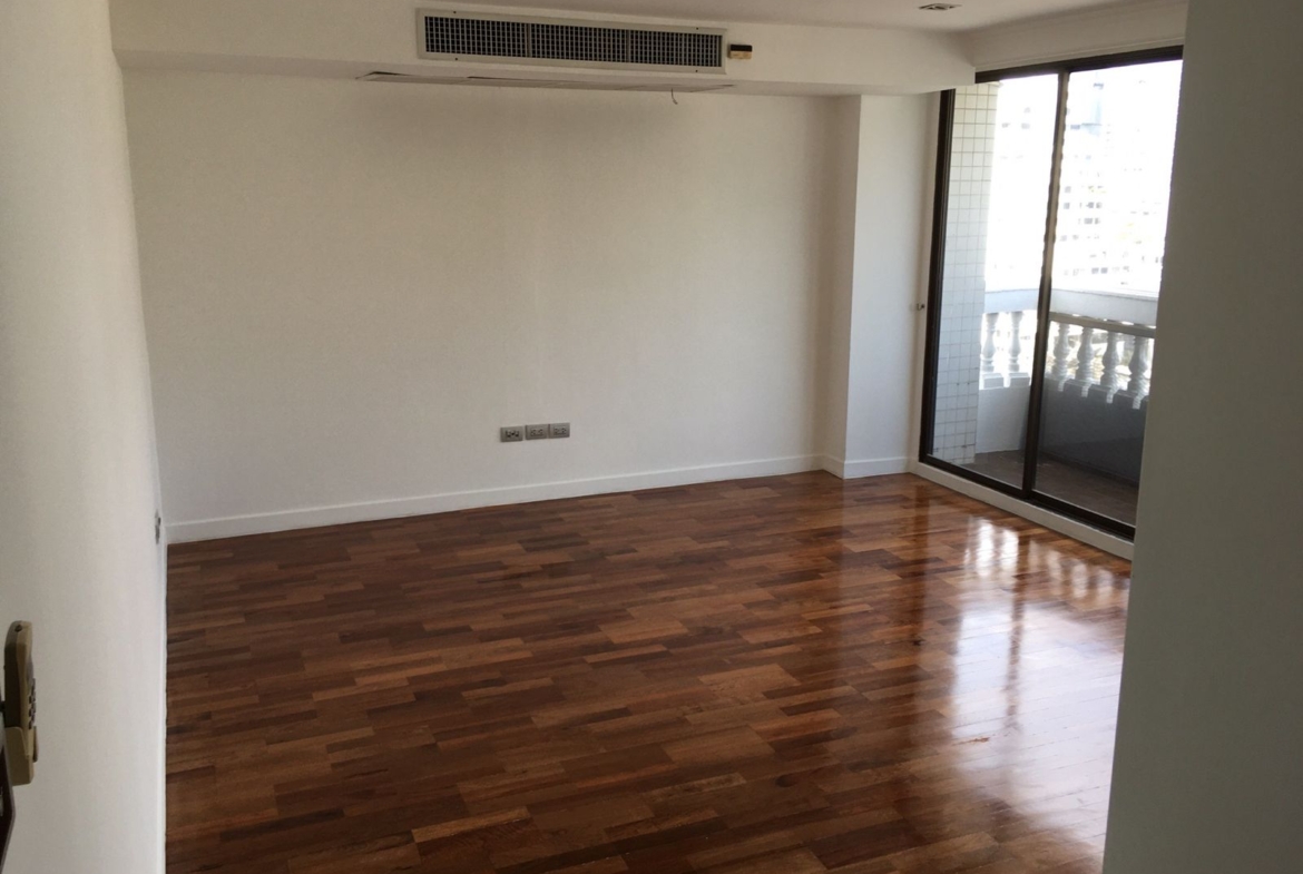 4BR, 3BTH, 380 SQM, 120,000 THB/month, Lakeview Residences, Sukhumvit 12, near BTS Asoke, Condo for Rent