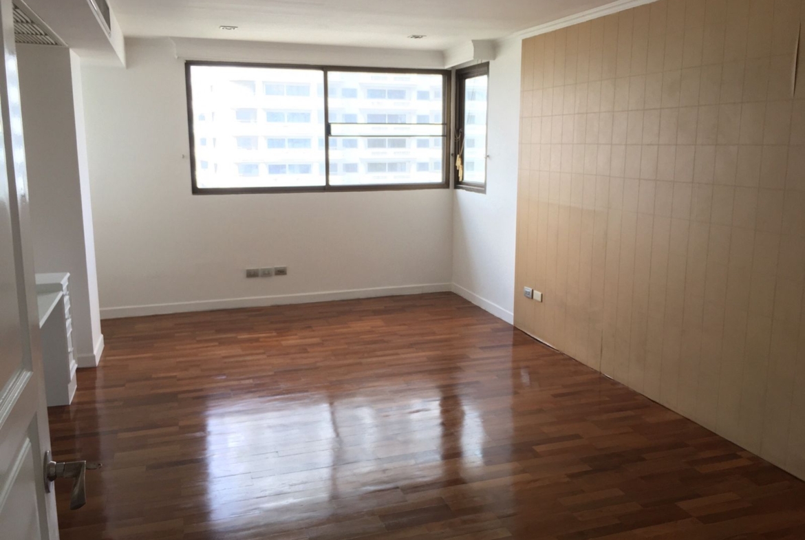 4BR, 3BTH, 380 SQM, 120,000 THB/month, Lakeview Residences, Sukhumvit 12, near BTS Asoke, Condo for Rent