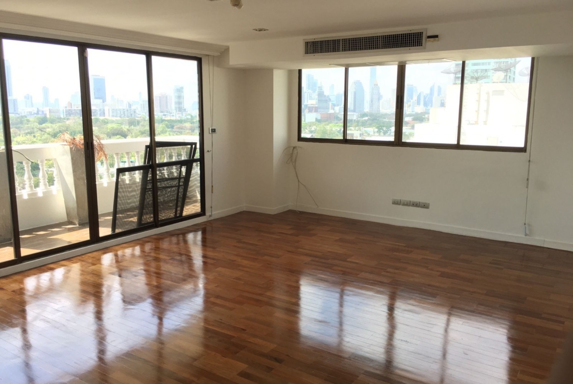 4BR, 3BTH, 380 SQM, 120,000 THB/month, Lakeview Residences, Sukhumvit 12, near BTS Asoke, Condo for Rent